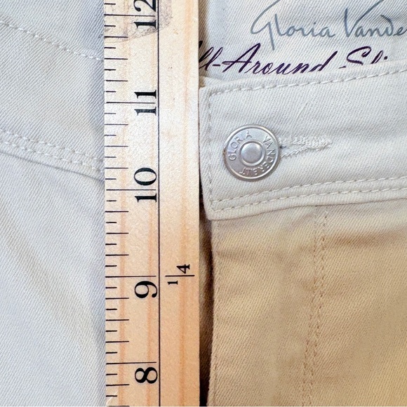 Gloria Vanderbilt Women’s Cream Skimmer Cropped Pants Size 12 Casual Stretch - Picture 9 of 13